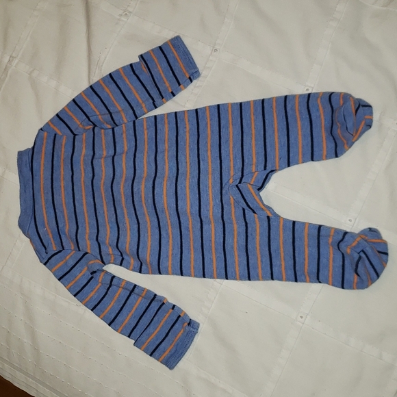 Carter's One Piece Outfit - Picture 2 of 4